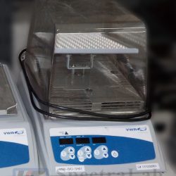 VWR Incubating 3D Rotator Waver